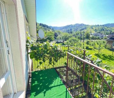 Jasienow House | Світанок у горах