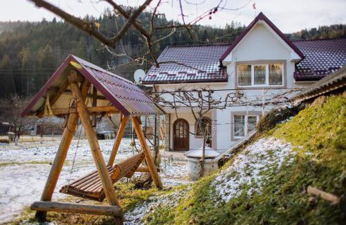 Jasienow House | Світанок у горах