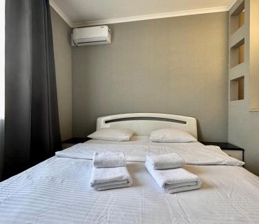 Sukhinovka Apartment | Світлі та стильні апартаменти в центрі Полтави біля театру Гоголя, ЦУМ, банківський чек