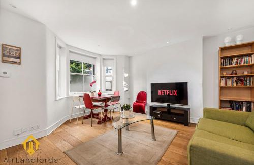 Shepherd's Bush Apartment | Сеntral 2 bedroom Flat in Acton Central