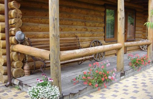 Pochaiv House | Смерекова хата