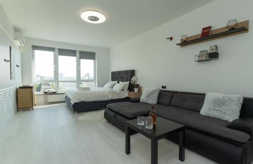 Obolon' Apartment | Солнечные просторные апартаменты Метро Минская