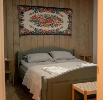 Vyzhnytsya Hotel | Сосновий Двір