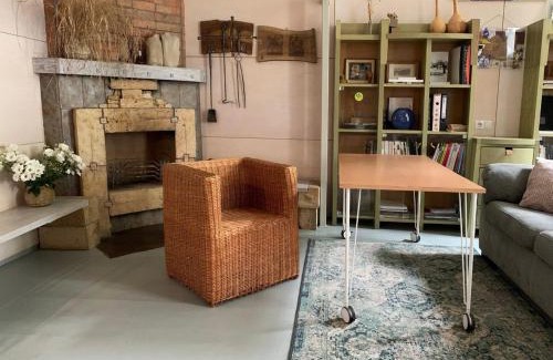 Mykolaiv Apartment | Студія з внутрішнім півповерхом.