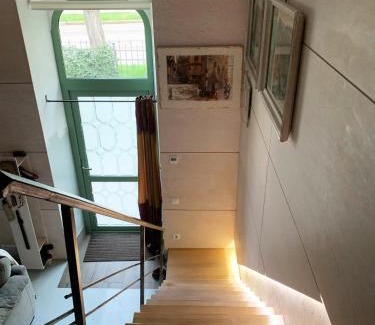 Mykolaiv Apartment | Студія з внутрішнім півповерхом.