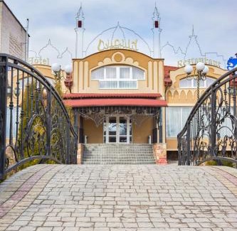 Berezhany Hotel | Східний