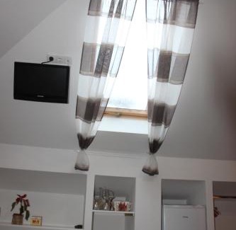 Vyzhnytsya Hotel | Туристично розважальний комплекс "Стіжок"