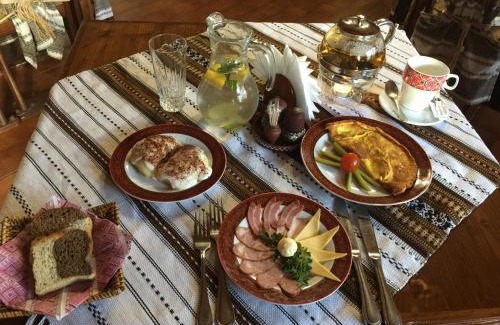 Vyzhnytsya Hotel | Туристично розважальний комплекс "Стіжок"