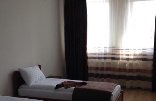 Uman Hotel | Турист