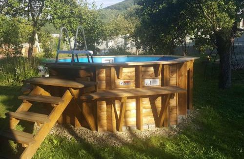 Yaremche House | У Насті