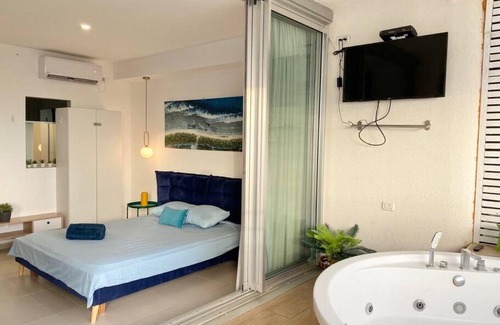 Nahariya Apartment | Шикарная студия с Джакуззи