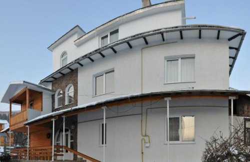 Yaremche Villa | Яблучко