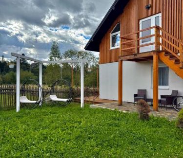 Vorokhta Cabin | Іній