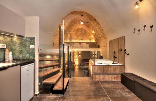 Artists Colony House | אבנים טובות