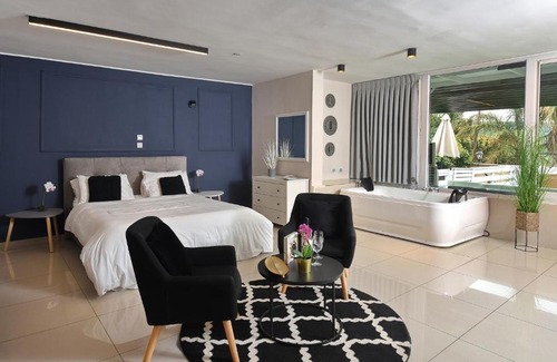 Gornot HaGalil Bed & Breakfast | אדם וחווה - סוויטות מפנקות עם ג'קוזי פרטי ובריכה במתחם מול נוף גלילי מושלם