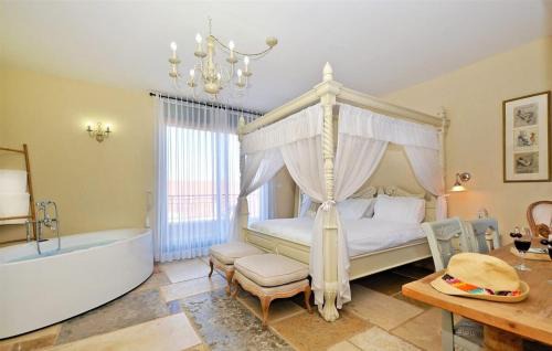 Hatzor HaGlilit Apartment | אחוזת יוסף-וילה מהממת למשפחות עם 2 בריכות וג'קוזי