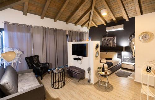 Mishmar HaYarden Cabin | אחוזת שקד