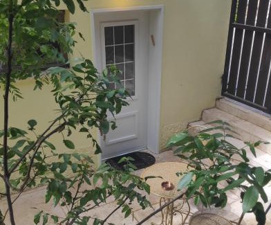 Ma'alot - Tarshiha Apartment | אחת ויחידה - One & Only