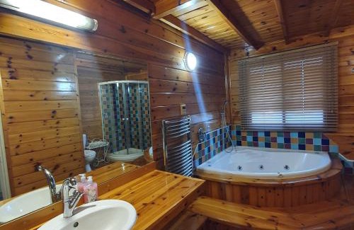 Hazon Apartment | בחצר של טובה