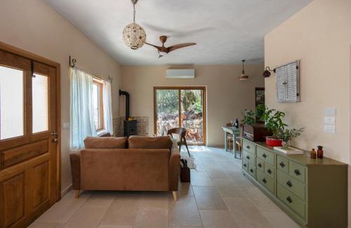 Abirim House | בית האלה Home of Ela