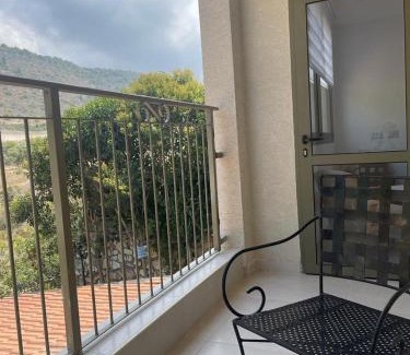 Shlomi Apartment | במורד ההר