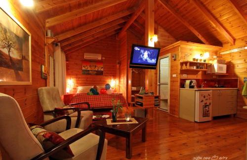 Mateh Asher Cabin | בקתות מול השקיעה