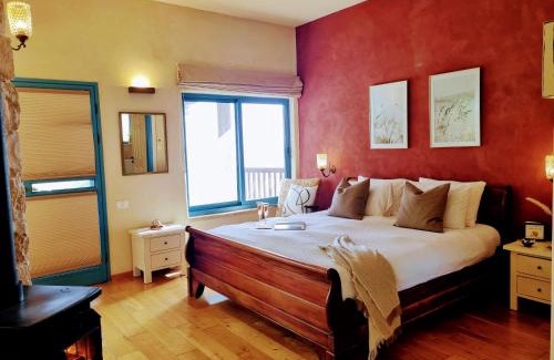 Misgav Cabin | דארנא בגליל