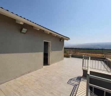 Sde Nehemia Apartment | היחידה ליד הנחל עם הנוף לחרמון