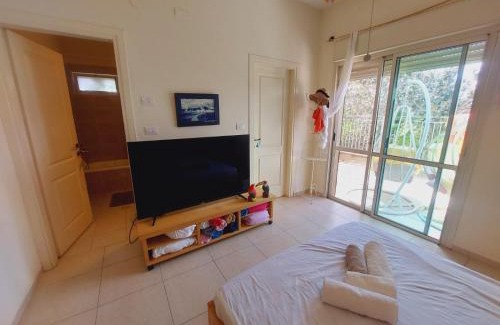 Gonen House | הממלכה הקסומה של מאיה ושלושת הפיות