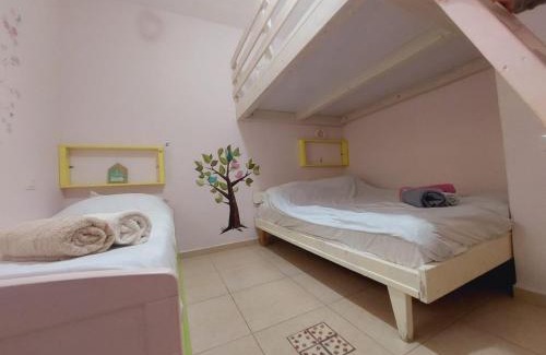 Gonen House | הממלכה הקסומה של מאיה ושלושת הפיות