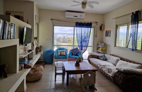 Gonen House | הממלכה הקסומה של מאיה ושלושת הפיות