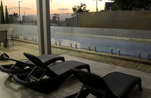 Nurit Villa | וילה גריי