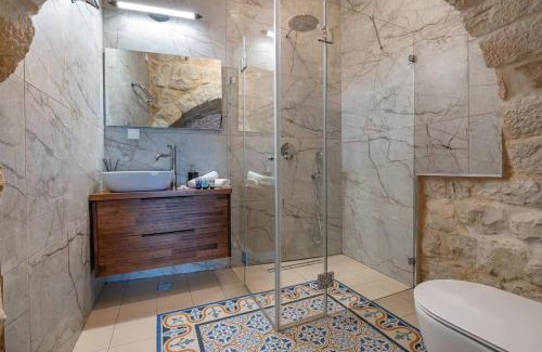 Safed Old City Villa | טירת רונית