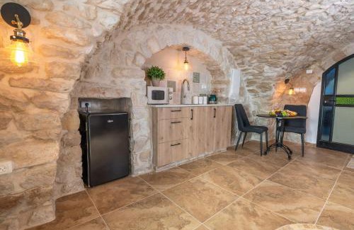 Safed Old City Villa | טירת רונית