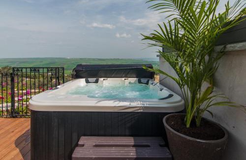 Yavne'el Villa | טרה נובה - וילה מהממת עם בריכה פרטית מחוממת, ג'קוזי וסאונה ליד הכנרת