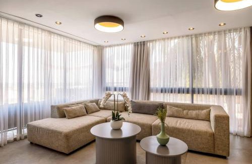 Migdal Villa | לה כינרה - ווילה מדהימה עם בריכה פרטית ונוף לכנרת במגדל