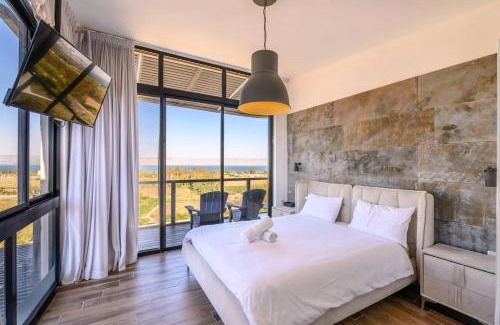 Migdal Villa | לה כינרה - ווילה מדהימה עם בריכה פרטית ונוף לכנרת במגדל