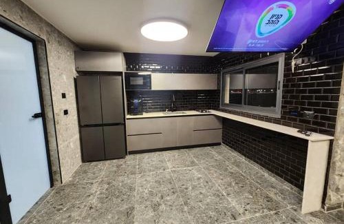 Haifa Apartment | מבנים בים 75 Suites at sea