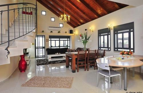 Kfar Hoshen Bed & Breakfast | מור ולבונה - וילה מהממת ומפנקת למשפחות בגליל