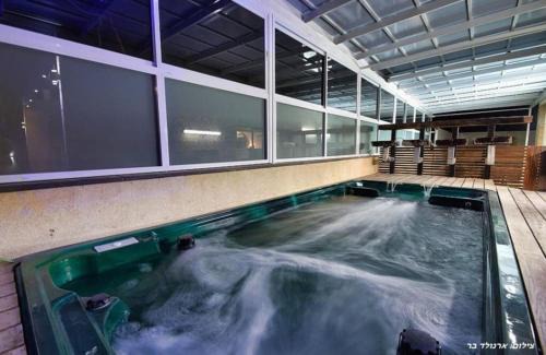 Vered Hagalil House | ממלכת אהרון - וילות מהממות עם בריכה פרטית בכלנית ליד הכנרת