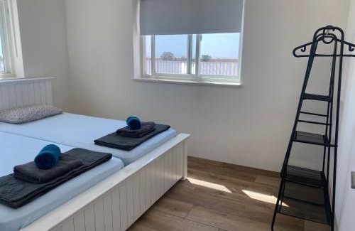 Katzrin House | מעבר לקשת