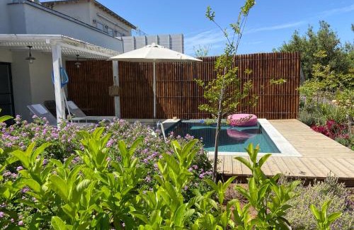 Kfar Vradim Bed & Breakfast | מרי וסימון - סוויטות יוקרה כפר ורדים