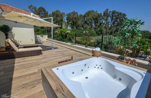 Dafna Ski Chalet | סוויטת בוסתן ונחל