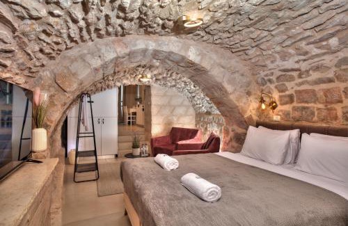Safed Old City Apartment | סוויטת גן עדן - Gan Eden Suite