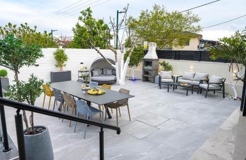 Tel Aviv Apartment | פלואלס - וילת יוקרה עם 4 חדרי שינה ובריכה