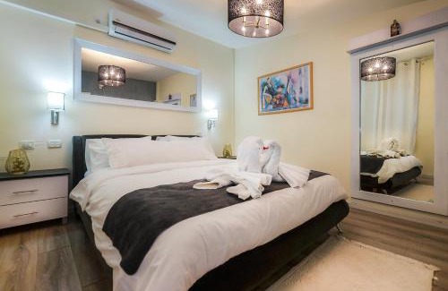 Shlomi Cabin | צימר נוף להר