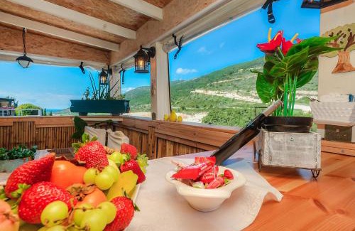 Shlomi Cabin | צימר נוף להר