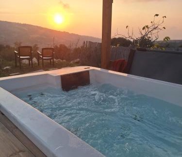 Gita Other | צלילי השקט- היורט מול הנוף