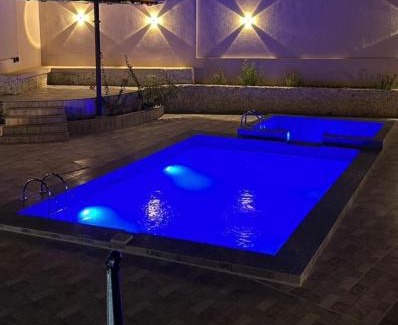 Wadi Bani Khalid Villa | إستراحة وادي بني خالد