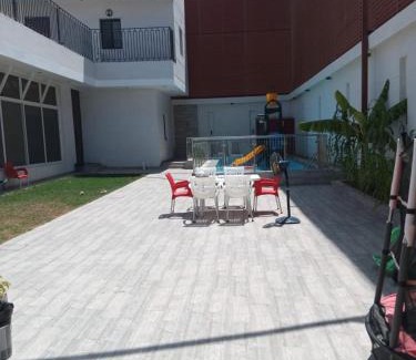 Al Kura Ski Chalet | استراحة غريس الجديدة